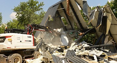 Hasanağa’da kaçak villalar yıkıldı