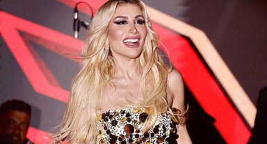 İrem Derici Alaçatı'yı salladı