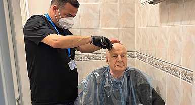 İstanbul Bakırköy'de bayramlık tıraş etti