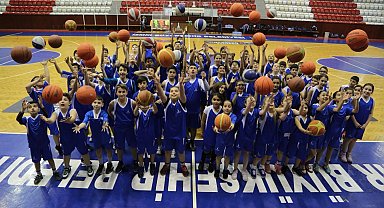 İzmir Büyükşehir'den Yaz Spor Okulları başlıyor