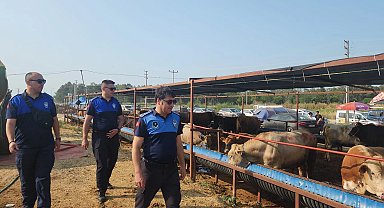 İzmir Çiğli'de kurban pazarına sıkı denetim