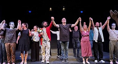 İzmir Şehir Tiyatroları'ndan başarılı sezon