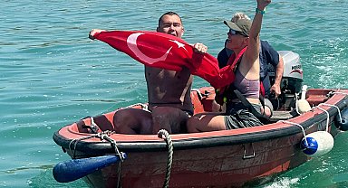 İzmir'in gururu Tuna bir kez daha tarih yazdı... Tuna, 'Manş' hedefine ulaştı!