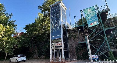 İzmit Tren Garı'nda asansör kulesi tamamlanıyor