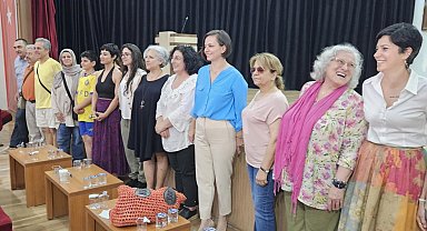 Karabağlar'da kadınların emeği ve mücadelesi panelde yankı buldu