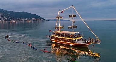 Karadeniz kanolarla renklendi