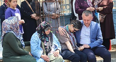 Kocaeli'de Başkan Büyükakın, Gülşah'ı acı gününde yalnız bırakmadı