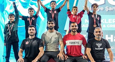 Konya Karatay'ın güreşçilerinden Türkiye Şampiyonası'nda büyük başarı