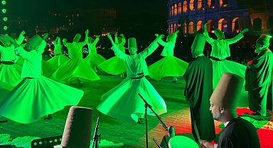 Mevlana'nın evrensel çağrısı Kolezyum'da yankılandı