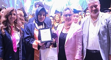 Mudanya Üniversitesinde mezuniyet coşkusu
