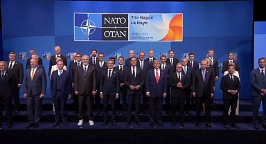 NATO Zirvesi'nde Aile Fotoğrafı!