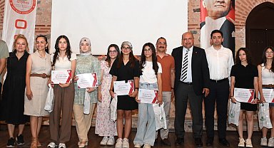 Osmangazi'de tatbikatı başarıyla tamamlayan öğrencilere sertifika