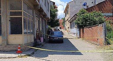 Pazaryeri'nde emekli öğretmen balkondan düşerek ağır yaralandı