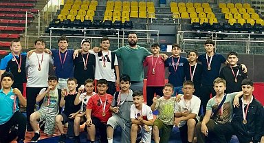 Sakarya'da Büyükşehir güreşçileri Türkiye Şampiyonası yolunda