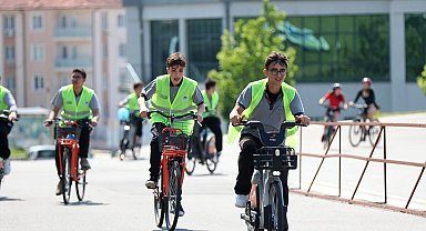 Sakarya'da pedallar Ayçiçeği Bisiklet Vadisi'nde döndü