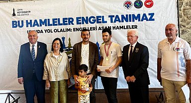 Satranç turnuvasında hamleler engelleri aştı