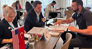 Türk mobilyası Şikago'da fırtına estirdi