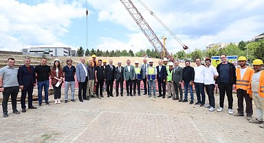 Umuttepe'de cami ve otopark projesi hızla ilerliyor