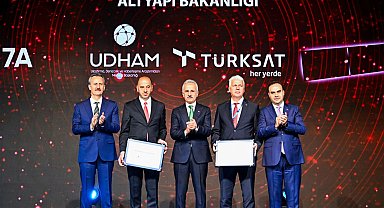 Uzayda Güçlü Türkiye... İmzalar TÜRKSAT 7A için atıldı