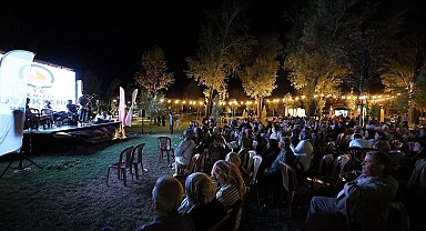 "Yaz Konserleri" Çivril'de başladı, sinema keyfiyle renklendi