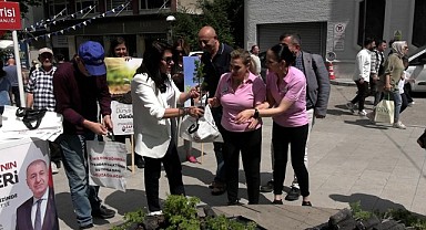 Zafer Partisi Çevre Günü için “Ümit Özdağ’a Özgürlük” fidanları dağıttı