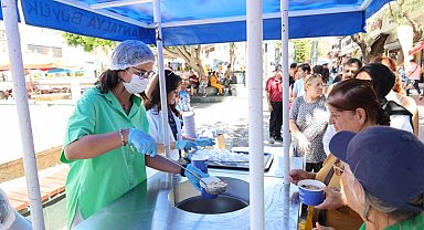 Antalya Büyükşehir geleneksel aşure ikramlarına başladı