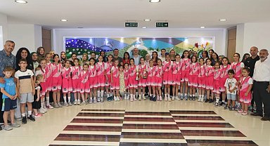 Başkan Çiftçi, minik basketbolcularla bir araya geldi