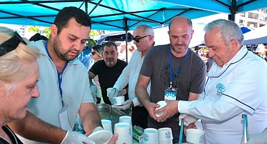 Başkan Şadi Özdemir’den aşure ikramı