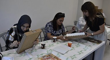 Bursa Karacabey'de 'ahşap boyama' ilgisi