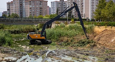 Büyükşehir’den Ayvalı Dere’de temizlik ve ıslah çalışması