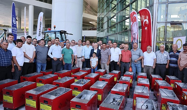 Büyükşehir’den kırsal mahallelere ekipman desteği