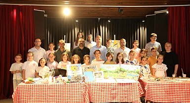 Çocuklar Sanat Atölyelerinde Hem Eğleniyor Hem Öğreniyor