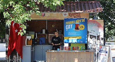 Enflasyona karşı sıcak bir bardak: Selçuk'ta çay 1 TL!