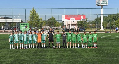 Geleceğin futbolcuları Osmangazi’de sahaya çıktı