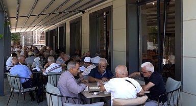 Hizmete giren emekliler lokaline kısa sürede yoğun ilgi