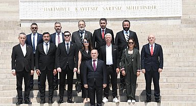 IBIA'dan Anıtkabir'e ziyaret