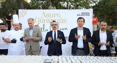 İnegöl'ün Yeni Meydanında Aşure Kazanları Kaynadı