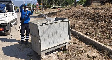 İzmir Büyükşehir'in ilaçlama ekibi 30 ilçede iş başında