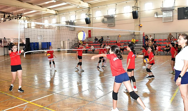 İzmir Çiğli'de 7'den 70'e yaz boyu spor coşkusu