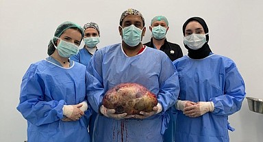 Karnından 10 Kiloluk Kitle Çıkartıldı