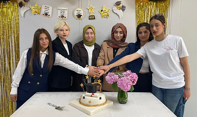 Kocaeli Beyaz Kalpler'de mezuniyet sevinci