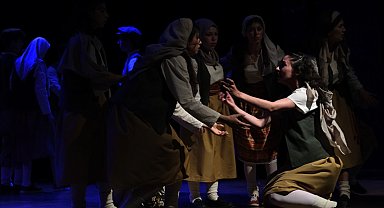 Kocaeli Halkevi Gençlik'te perde kapandı