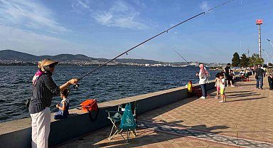 Kocaeli sahilinde şenlik, denizde yarış