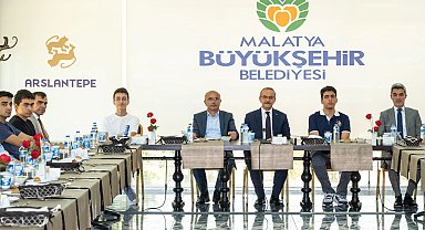 Malatya'da başarılı öğrenciler onuruna yemek