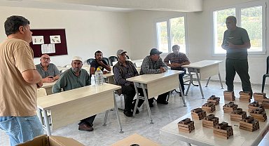 Manisa Büyükşehir'den üreticilere ana arı desteği