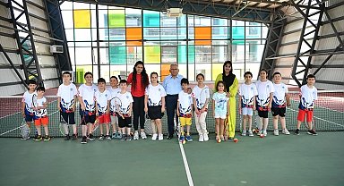 Memduh Büyükkılıç Kayserili sporcularla buluştu