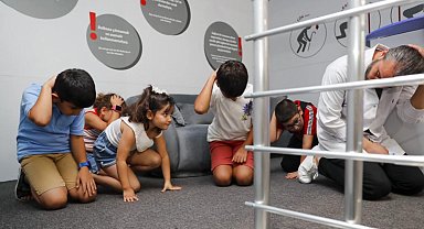 Mersin'de Mercan Bilim Merkezi'nde çocuklara afet bilinci eğitimi