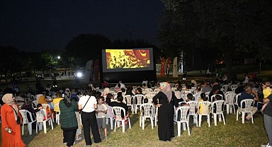 Osmangazi’de açık hava sinema keyfi devam ediyor