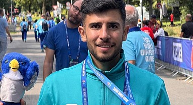 Osmangazili atletin milli forma ile madalya sevinci