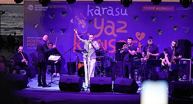 Sakarya Karasu'da yaz akşamına neşe katan nostalji konseri